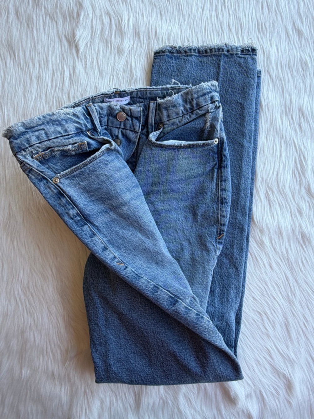 Good American High Rise Button Fly Raw Hem Distressed Jeans Size 8/29 Light Wash - Picture 3 of 9
